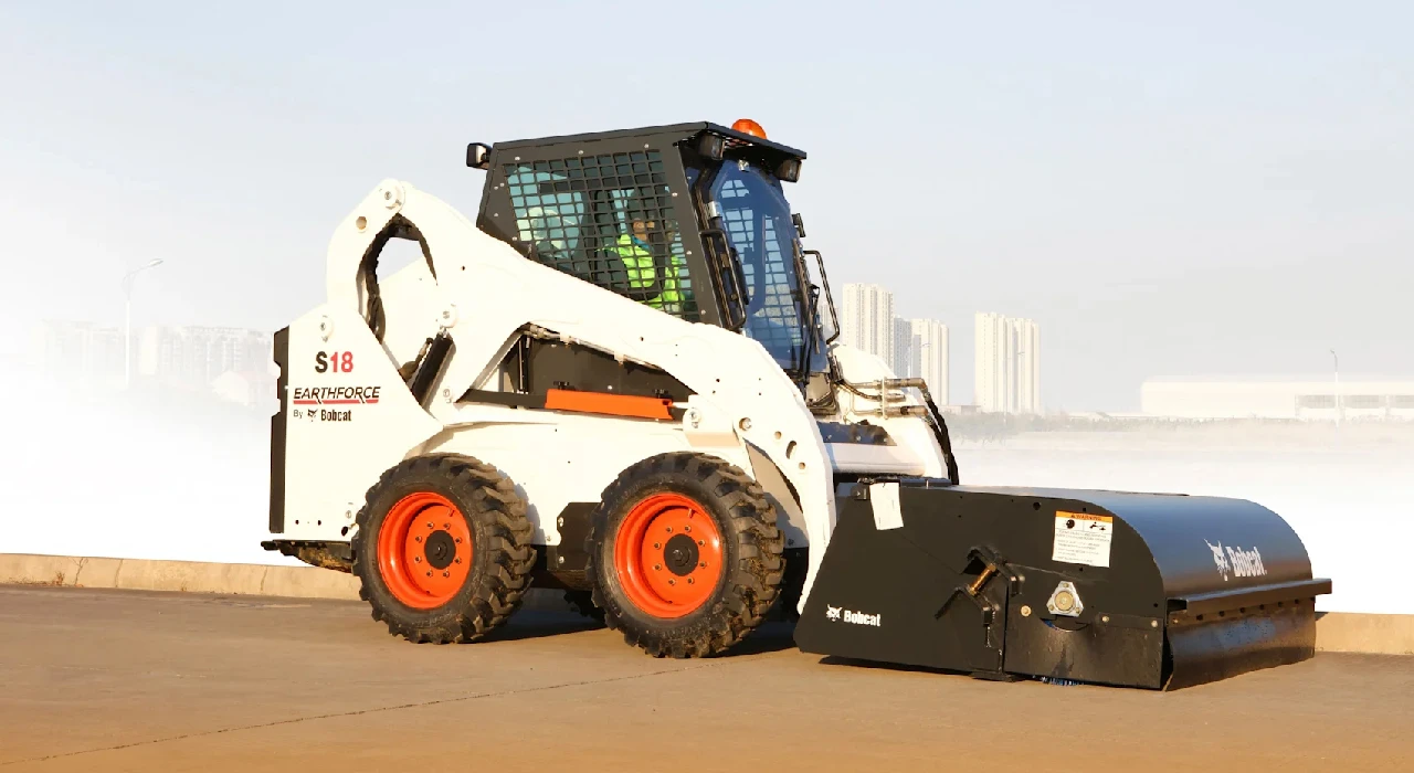 Minicargador S18